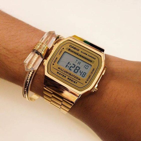 relogio dourado casio