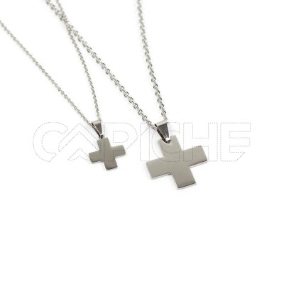 Colar em aço cruz