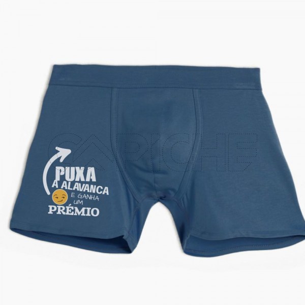 Boxer Homem Puxa a Alavanca