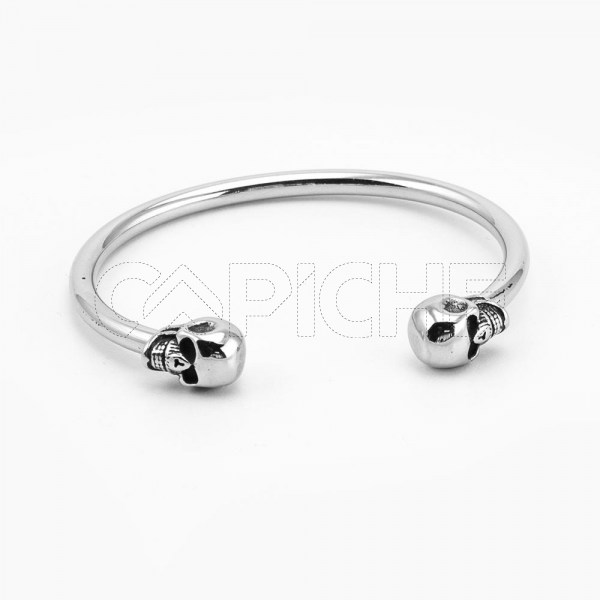 Pulseira em aço Caveiras