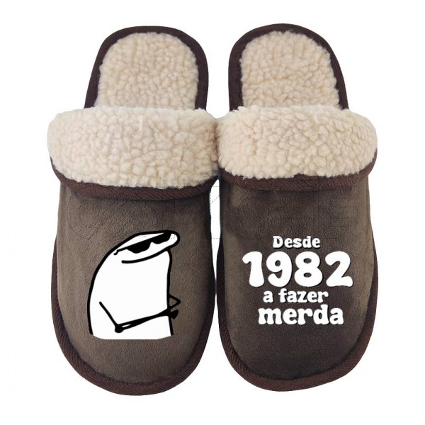 Chinelo a fazer mer...